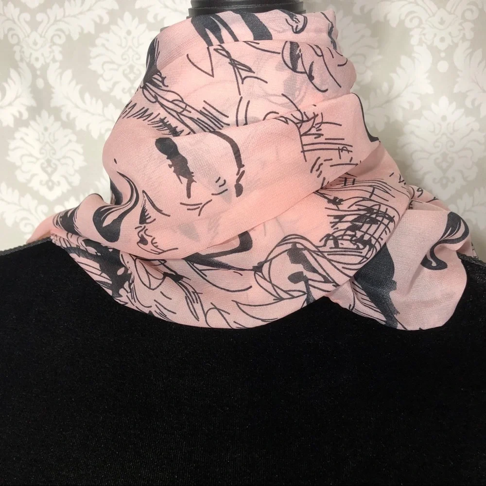 ‼️HP‼️ Marilyn Monroe Oversize scarf